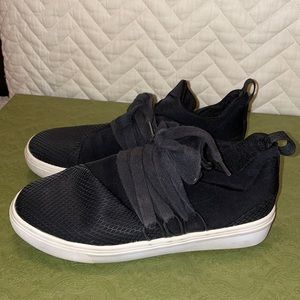 Womens Steve Madden black sneakers size 6